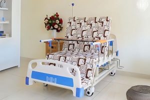 Giường y tế 4 tay quay DCN04 cấu tạo từ khung inox bền bỉ