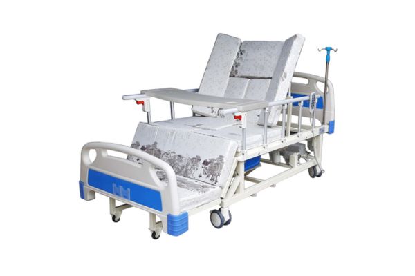 Giường bệnh đa năng điện - cơ tích hợp cả tính năng của giường điện và tay quay cơ