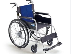 Xe lăn lắc tay mang lại nhiều giá trị thiết thực trong cuộc sống của người khuyết tật