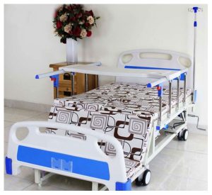 Giường y tế điện cơ là giường điện có trang bị tay quay dự phòng